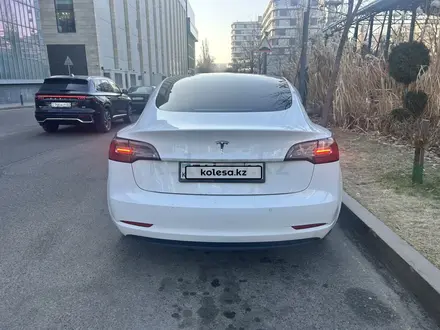 Tesla Model 3 2021 года за 9 500 000 тг. в Алматы – фото 3