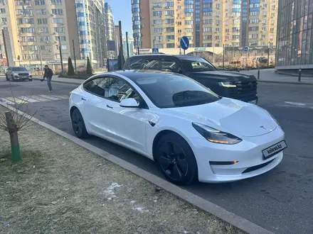 Tesla Model 3 2021 года за 9 500 000 тг. в Алматы – фото 2