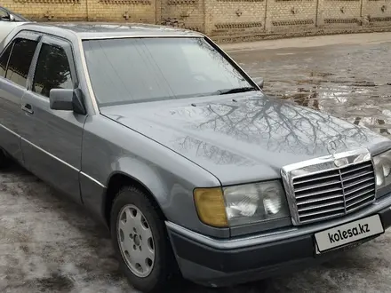 Mercedes-Benz E 300 1993 года за 1 300 000 тг. в Алматы