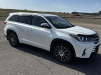 Toyota Highlander 2019 года за 24 000 000 тг. в Караганда