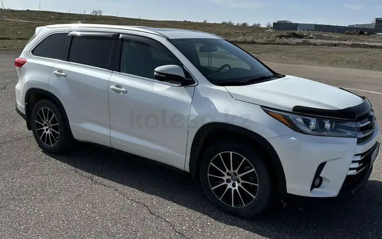 Toyota Highlander 2019 года за 24 000 000 тг. в Караганда