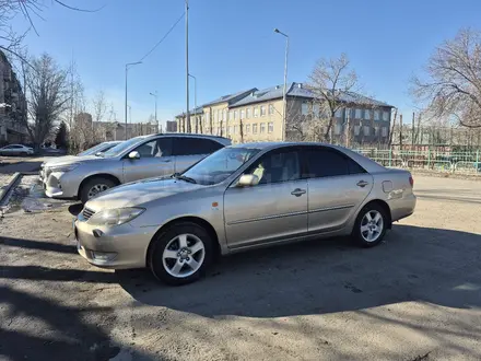 Toyota Camry 2005 года за 6 300 000 тг. в Семей – фото 2