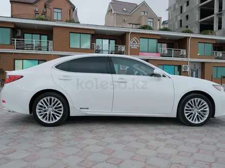 Lexus ES 300h 2014 года за 9 300 000 тг. в Жанаозен – фото 2
