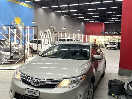 Toyota Camry 2014 года за 6 600 000 тг. в Актау – фото 2