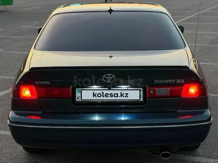 Toyota Camry 1998 года за 3 900 000 тг. в Алматы – фото 8