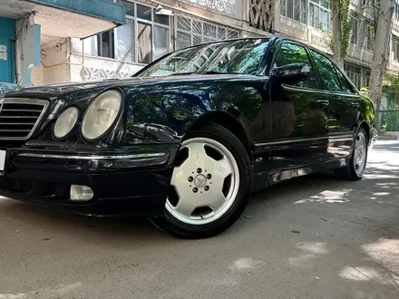 Mercedes-Benz E 320 2000 года за 4 500 000 тг. в Тараз – фото 2