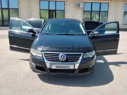 Volkswagen Passat 2006 года за 3 100 000 тг. в Алматы – фото 2