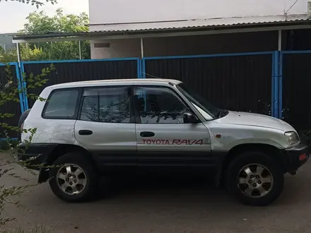 Toyota RAV4 1996 года за 2 600 000 тг. в Алматы – фото 2