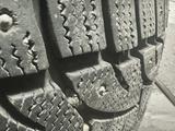 Шины Roadx 265/40 R22 с шипами стояли на Зикреүшін160 000 тг. в Караганда