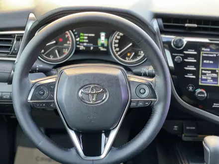 Toyota Camry 2019 года за 14 500 000 тг. в Шымкент – фото 13