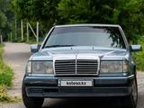 Mercedes-Benz E 320 1992 года за 1 300 000 тг. в Сарканд – фото 2