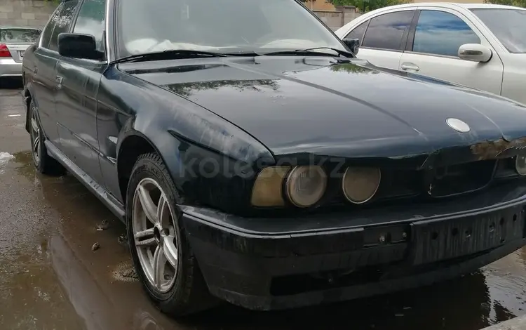 BMW 520 1990 года за 900 000 тг. в Астана