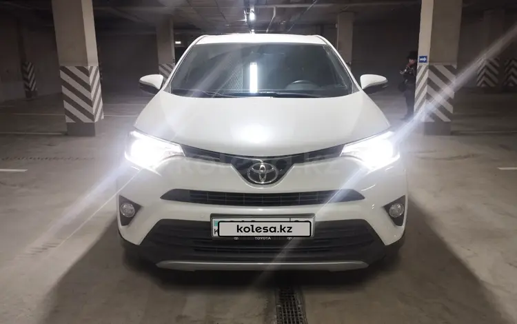 Toyota RAV4 2018 года за 17 000 000 тг. в Алматы