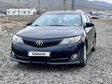 Toyota Camry 2013 года за 5 300 000 тг. в Уральск – фото 2