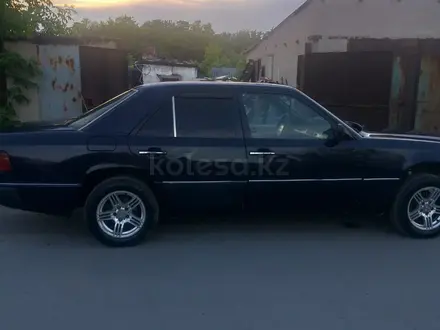 Mercedes-Benz E 230 1990 года за 1 500 000 тг. в Караганда – фото 5