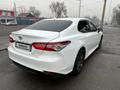 Toyota Camry 2020 года за 14 700 000 тг. в Алматы – фото 6