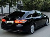 Toyota Camry 2018 года за 13 800 000 тг. в Алматы – фото 4