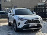 Toyota RAV4 2021 года за 18 000 000 тг. в Костанай