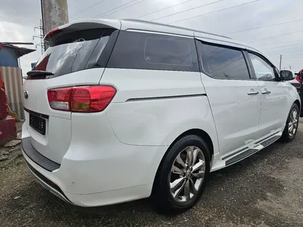 Kia Carnival 2016 года за 11 300 000 тг. в Шымкент – фото 13