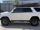Toyota 4Runner 2019 года за 28 000 000 тг. в Актау – фото 2