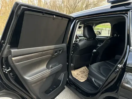 Toyota Highlander 2021 года за 32 000 000 тг. в Алматы – фото 19
