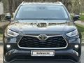 Toyota Highlander 2021 года за 32 000 000 тг. в Алматы – фото 2