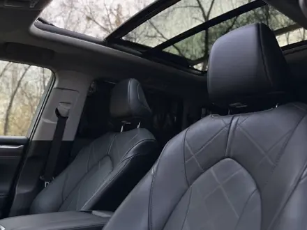 Toyota Highlander 2021 года за 32 000 000 тг. в Алматы – фото 31