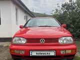 Volkswagen Golf 1997 года за 1 900 000 тг. в Есик – фото 2