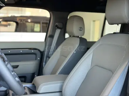 Land Rover Defender X-Dynamic SE 2025 года за 82 151 000 тг. в Усть-Каменогорск – фото 18