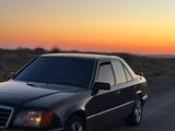 Mercedes-Benz E 220 1992 годаfor1 400 000 тг. в Тараз – фото 3