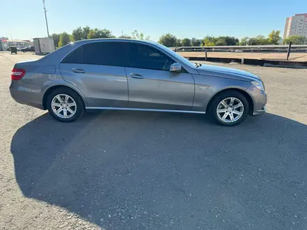 Mercedes-Benz E 200 2011 года за 8 100 000 тг. в Актобе – фото 4