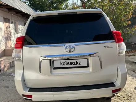 Toyota Land Cruiser Prado 2013 года за 15 900 000 тг. в Алматы – фото 3