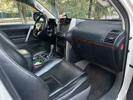 Toyota Land Cruiser Prado 2013 года за 15 900 000 тг. в Алматы – фото 4