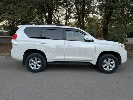 Toyota Land Cruiser Prado 2013 года за 15 900 000 тг. в Алматы – фото 2