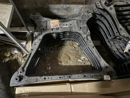 Подрамник балка kia k5/hyundai sonata DN8 за 310 000 тг. в Астана