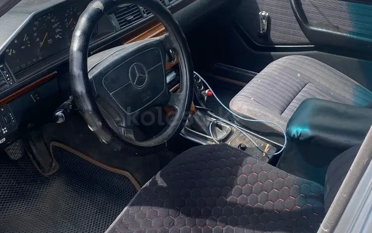 Mercedes-Benz E 200 1993 года за 1 000 000 тг. в Павлодар
