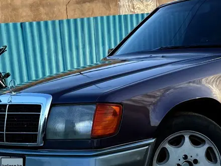 Mercedes-Benz E 230 1993 года за 1 600 000 тг. в Тараз – фото 2