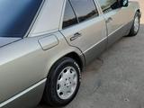 Mercedes-Benz E 230 1989 года за 1 800 000 тг. в Алматы – фото 4