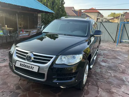 Volkswagen Touareg 2007 года за 7 500 000 тг. в Алматы