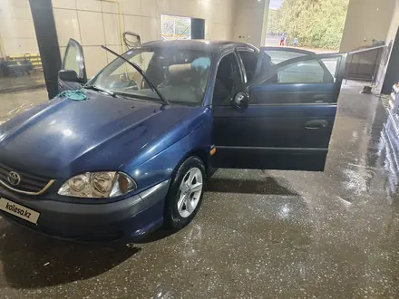 Toyota Avensis 2002 года за 4 000 000 тг. в Усть-Каменогорск – фото 9