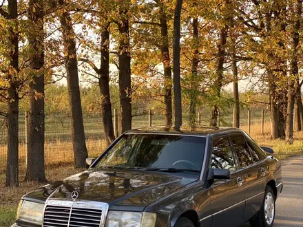 Mercedes-Benz E 230 1991 года за 1 600 000 тг. в Алматы – фото 2