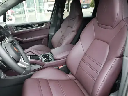 Porsche Cayenne GTS 2025 года за 123 643 800 тг. в Алматы – фото 12