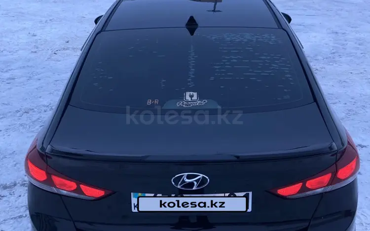 Hyundai Elantra 2018 года за 8 200 000 тг. в Астана