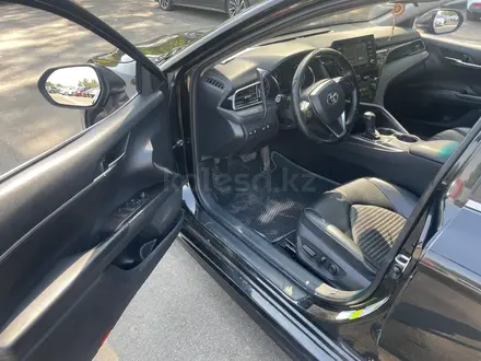 Toyota Camry 2021 года за 9 647 750 тг. в Алматы – фото 11
