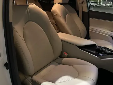Toyota Camry 2022 года за 12 400 000 тг. в Астана – фото 13