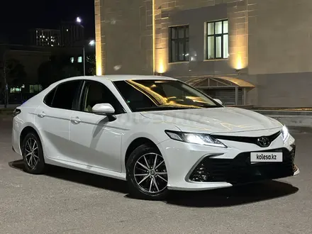 Toyota Camry 2022 года за 12 400 000 тг. в Астана