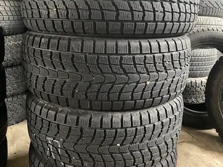 Комплект зимние шины 285/60/18 285/60R18 Dunlop Grandtrek. за 140 000 тг. в Алматы