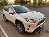 Toyota RAV4 2021 года за 17 000 000 тг. в Астана – фото 2