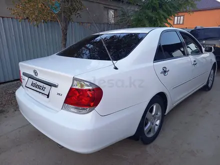 Toyota Camry 2006 года за 4 800 000 тг. в Атырау – фото 2