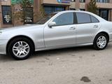 Mercedes-Benz E 320 2002 года за 5 200 000 тг. в Астана – фото 2